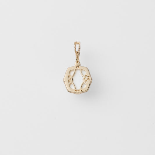 K5 Quartz/Shell Charm