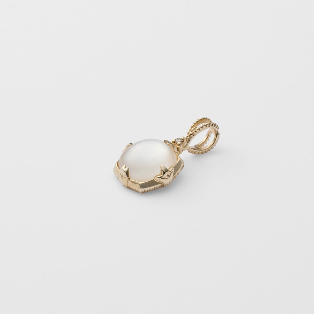 K5 Quartz/Shell Charm