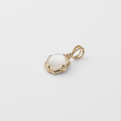 K5 Quartz/Shell Charm