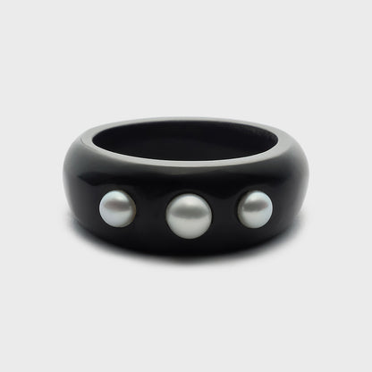 Horn/Pearl Ring